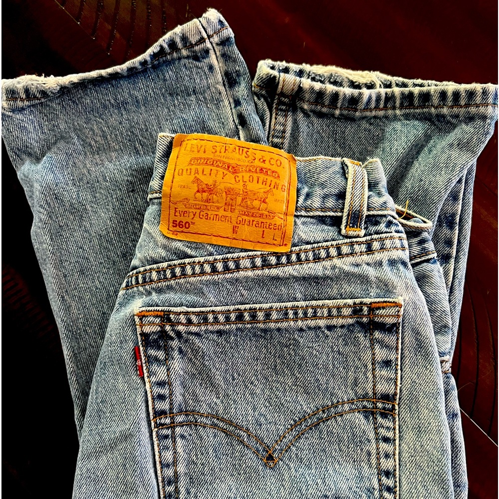 UC Levi’s 560 loose fit straight leg long size 8